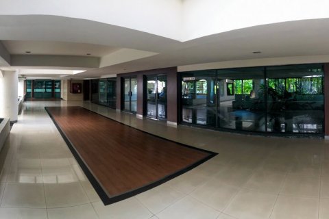 Condo in Bangkok, Thailand, 4 bedrooms  № 65831 - photo 18