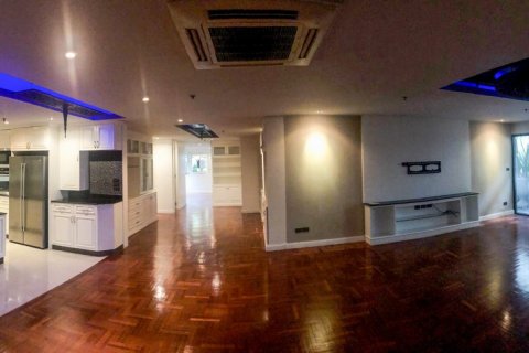 Condo in Bangkok, Thailand, 4 bedrooms  № 65831 - photo 5