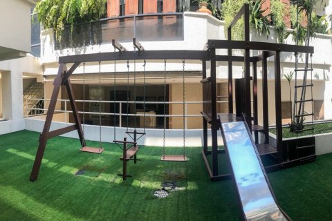 Condo in Bangkok, Thailand, 4 bedrooms  № 65831 - photo 17