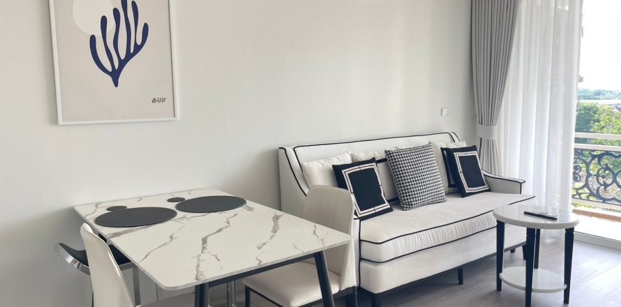 Studio in the Condo in Kathu, Thailand № 155987