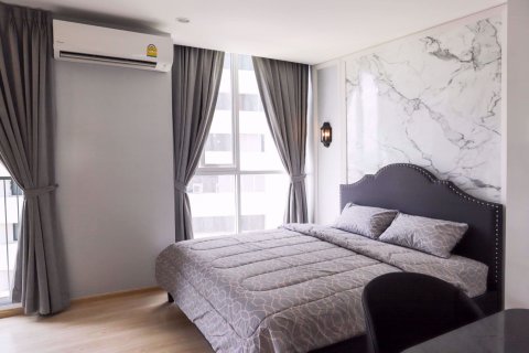 Condominio de 2 dormitorios en Huai Khwang, Bangkok, Tailandia № 47900 - foto 4