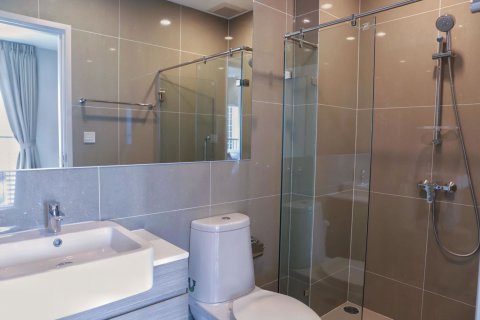 Condominio de 2 dormitorios en Huai Khwang, Bangkok, Tailandia № 47900 - foto 13