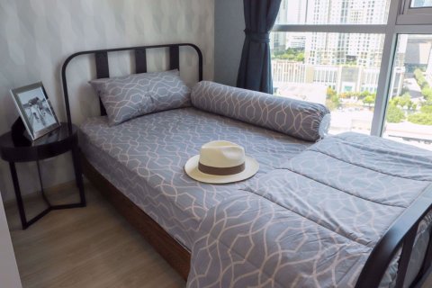 Condominio de 2 dormitorios en Huai Khwang, Bangkok, Tailandia № 47900 - foto 9