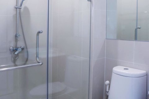 Condominio de 2 dormitorios en Huai Khwang, Bangkok, Tailandia № 47900 - foto 12