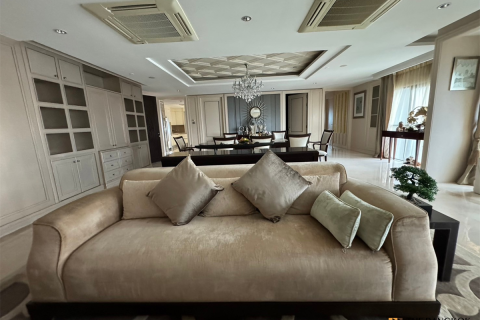 Condo à Bangkok, Thaïlande, 4 chambres  № 209890