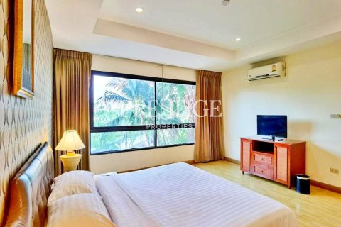 Commercial property in Pattaya, Thailand № 198450 - photo 15