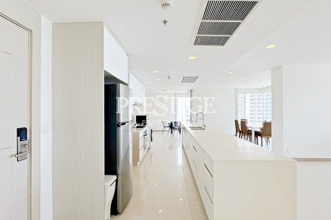 Condo in Pattaya, Thailand, 4 bedrooms  № 198447 - photo 7