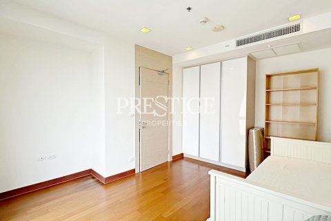 Condo in Pattaya, Thailand, 4 bedrooms  № 198447 - photo 21