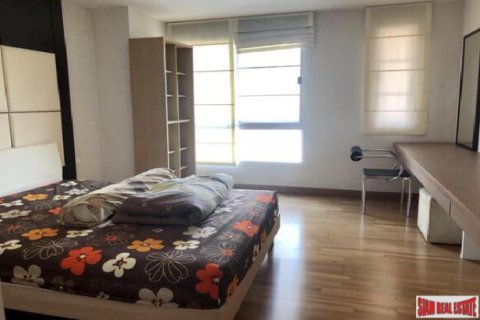 Apartamento de 2 dormitorios en Bangkok, Tailandia № 203313 - foto 5