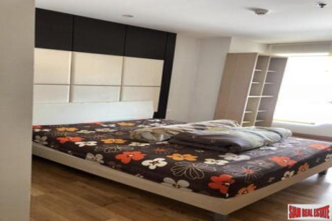 Apartamento de 2 dormitorios en Bangkok, Tailandia № 203313 - foto 4