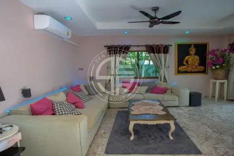 Chalet de 6 dormitorios en Rawai, Tailandia № 190783 - foto 4