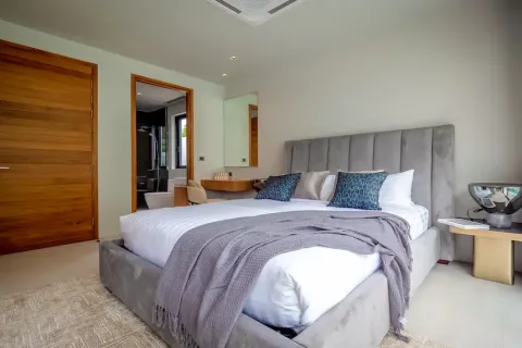 Chalet de 3 dormitorios en Phuket, Tailandia № 190786 - foto 18