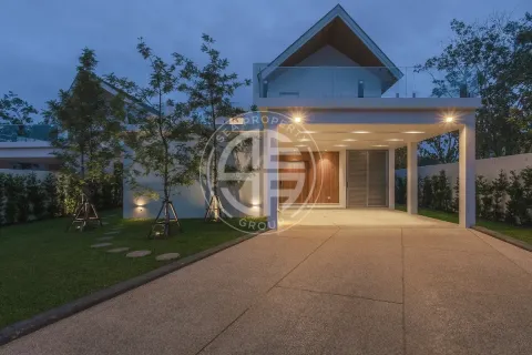 Chalet de 4 dormitorios en Phuket, Tailandia № 190784 - foto 14