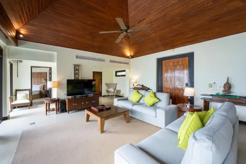 Chalet de 4 dormitorios en Patong, Tailandia № 190787 - foto 3