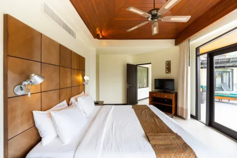Chalet de 4 dormitorios en Patong, Tailandia № 190787 - foto 9