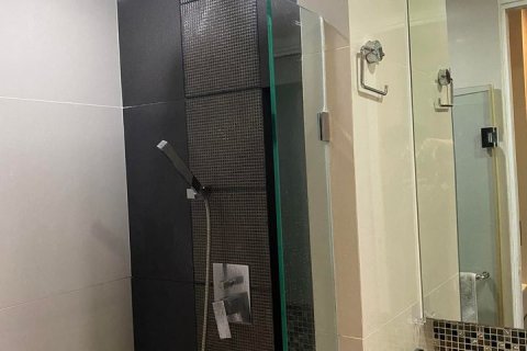 Condominio de 1 dormitorio en Phra Khanong, Bangkok, Tailandia № 143365 - foto 8