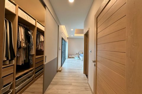 Casa de 4 dormitorios en Pattaya, Tailandia № 70753 - foto 16
