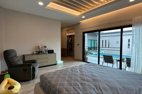 Casa de 4 dormitorios en Pattaya, Tailandia № 70753 - foto 11