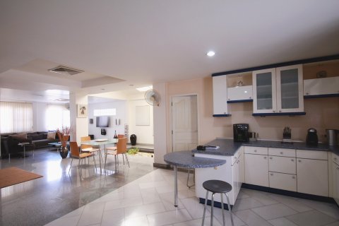 Villa in Hua Hin, Thailand 4 Schlafzimmer № 168504 - Foto 10