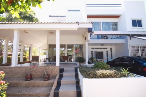 Villa in Hua Hin, Thailand 4 Schlafzimmer № 168504 - Foto 2