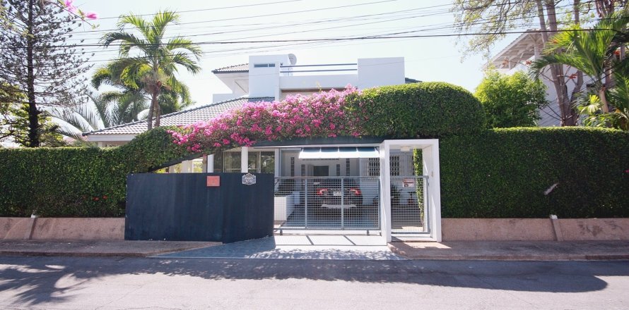 Villa in Hua Hin, Thailand 4 Schlafzimmer № 168504