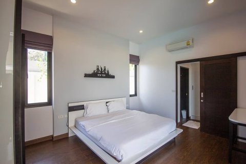 Chalet de 3 dormitorios en Hua Hin, Tailandia № 168503 - foto 15