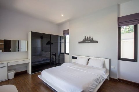 Chalet de 3 dormitorios en Hua Hin, Tailandia № 168503 - foto 9