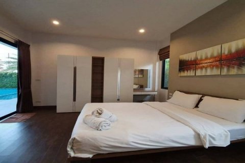 Chalet de 4 dormitorios en Hua Hin, Tailandia № 168499 - foto 13