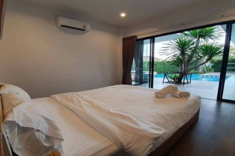 Chalet de 4 dormitorios en Hua Hin, Tailandia № 168499 - foto 16