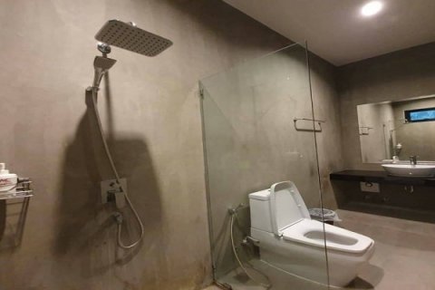 Chalet de 4 dormitorios en Hua Hin, Tailandia № 168499 - foto 17