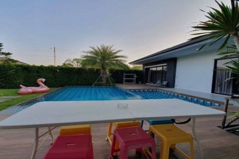 Chalet de 4 dormitorios en Hua Hin, Tailandia № 168499 - foto 4