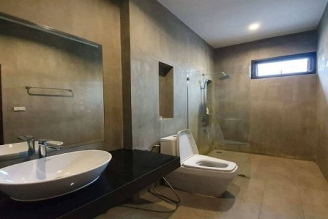 Chalet de 4 dormitorios en Hua Hin, Tailandia № 168499 - foto 18