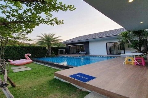 Chalet de 4 dormitorios en Hua Hin, Tailandia № 168499 - foto 5