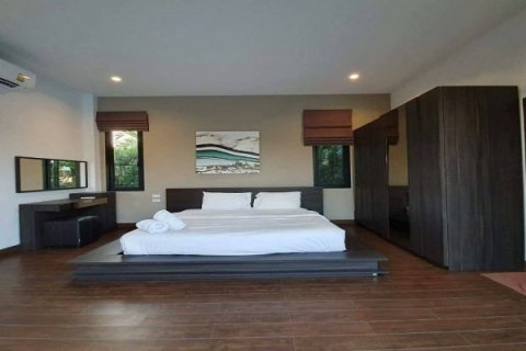 Chalet de 4 dormitorios en Hua Hin, Tailandia № 168499 - foto 10