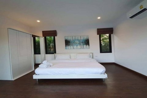 Chalet de 4 dormitorios en Hua Hin, Tailandia № 168499 - foto 12