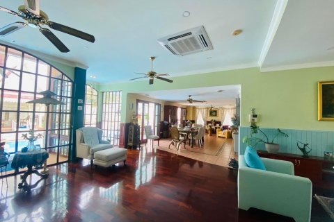 Haus in Pattaya, Thailand 5 Schlafzimmer № 136953 - Foto 13
