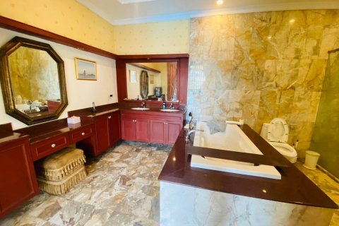 Haus in Pattaya, Thailand 5 Schlafzimmer № 136953 - Foto 9