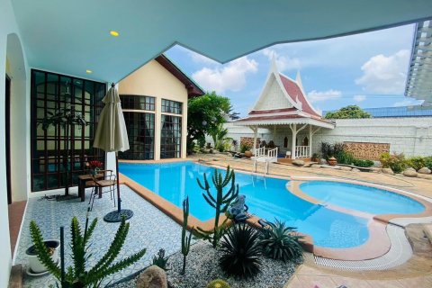 Haus in Pattaya, Thailand 5 Schlafzimmer № 136953 - Foto 17