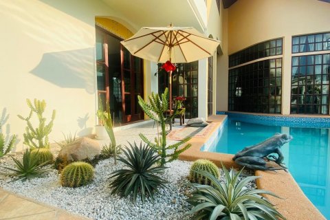 Haus in Pattaya, Thailand 5 Schlafzimmer № 136953 - Foto 19
