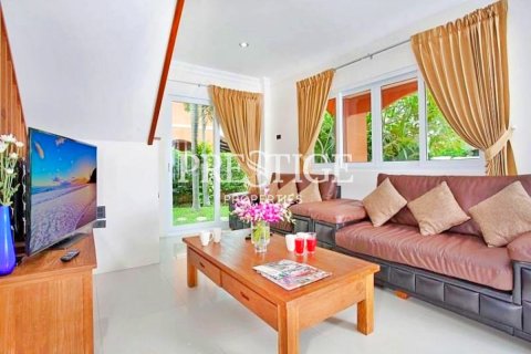 House in Pattaya, Thailand 4 bedrooms № 198664 - photo 2