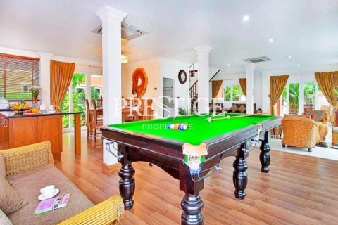 House in Pattaya, Thailand 4 bedrooms № 198664 - photo 12