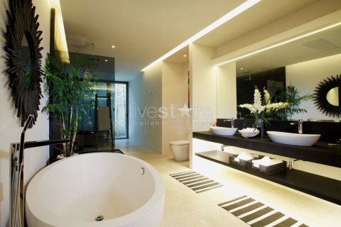 Condominio de 2 dormitorios en Phuket, Tailandia № 67047 - foto 7