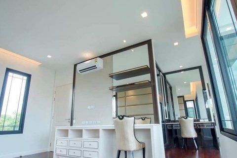 Condominio de 4 dormitorios en Bang Bon, Bangkok, Tailandia № 133966 - foto 13