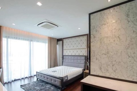 Condominio de 4 dormitorios en Bang Bon, Bangkok, Tailandia № 133966 - foto 12