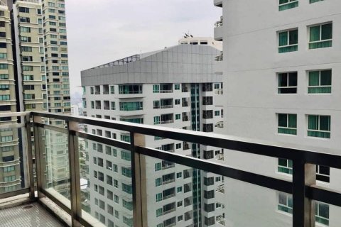 Condominio de 3 dormitorios en Khlong Toei, Bangkok, Tailandia № 133963 - foto 6