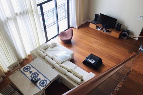 Condominio de 3 dormitorios en Khlong Toei, Bangkok, Tailandia № 133963 - foto 2