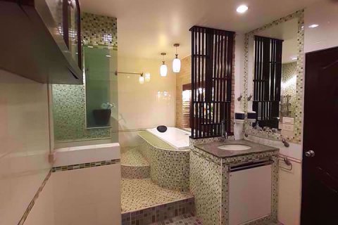 Condo in Bang Na, Bangkok, Thailand, 3 bedrooms  № 48051 - photo 17