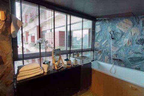 Condo in Bang Na, Bangkok, Thailand, 3 bedrooms  № 48051 - photo 16
