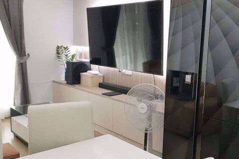 Condominio de 2 dormitorios en Huai Khwang, Bangkok, Tailandia № 48050 - foto 3