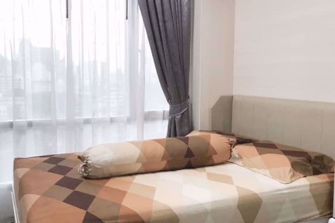 Condominio de 2 dormitorios en Huai Khwang, Bangkok, Tailandia № 48050 - foto 9